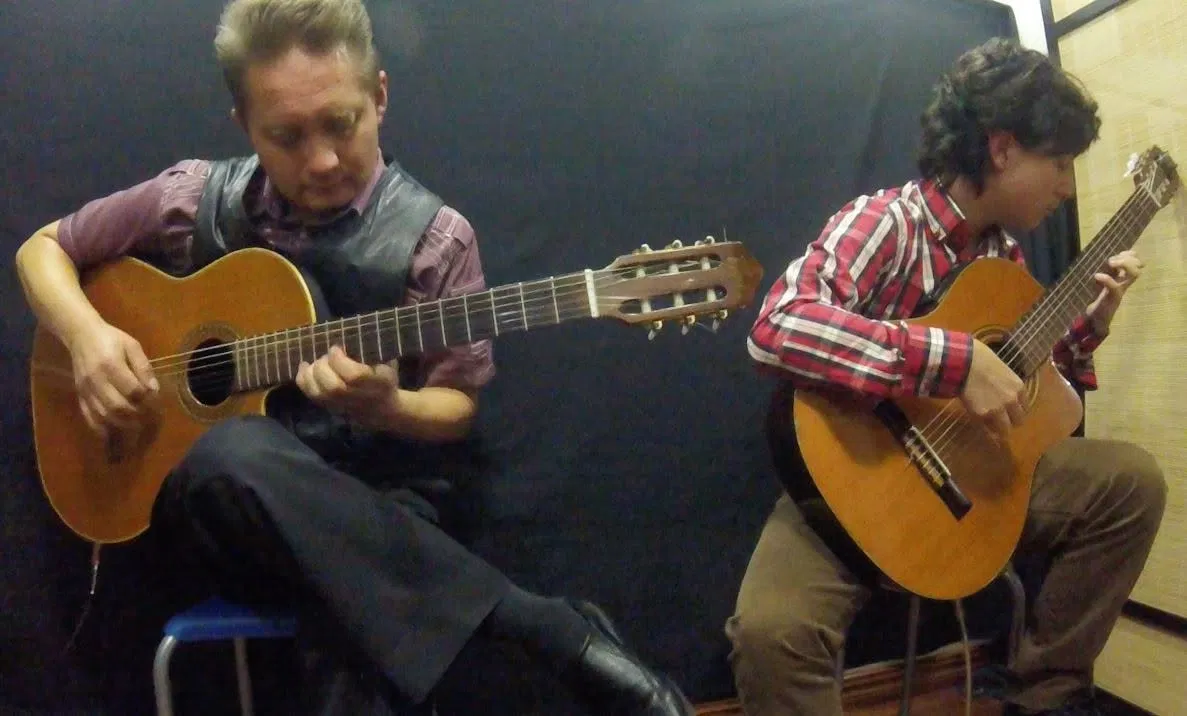 Dúo de guitarra flamenca en vivo